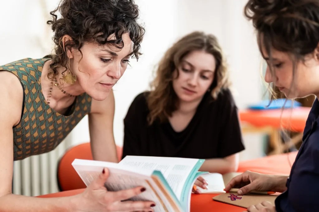 docente-allievi-consultazione-testi-osteopatia-stilla