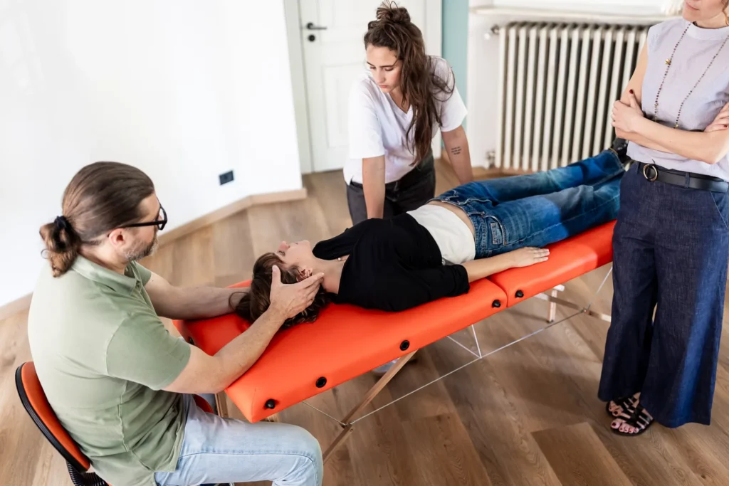 pratica-supervisionata-lettino-corso-osteopatia-stilla